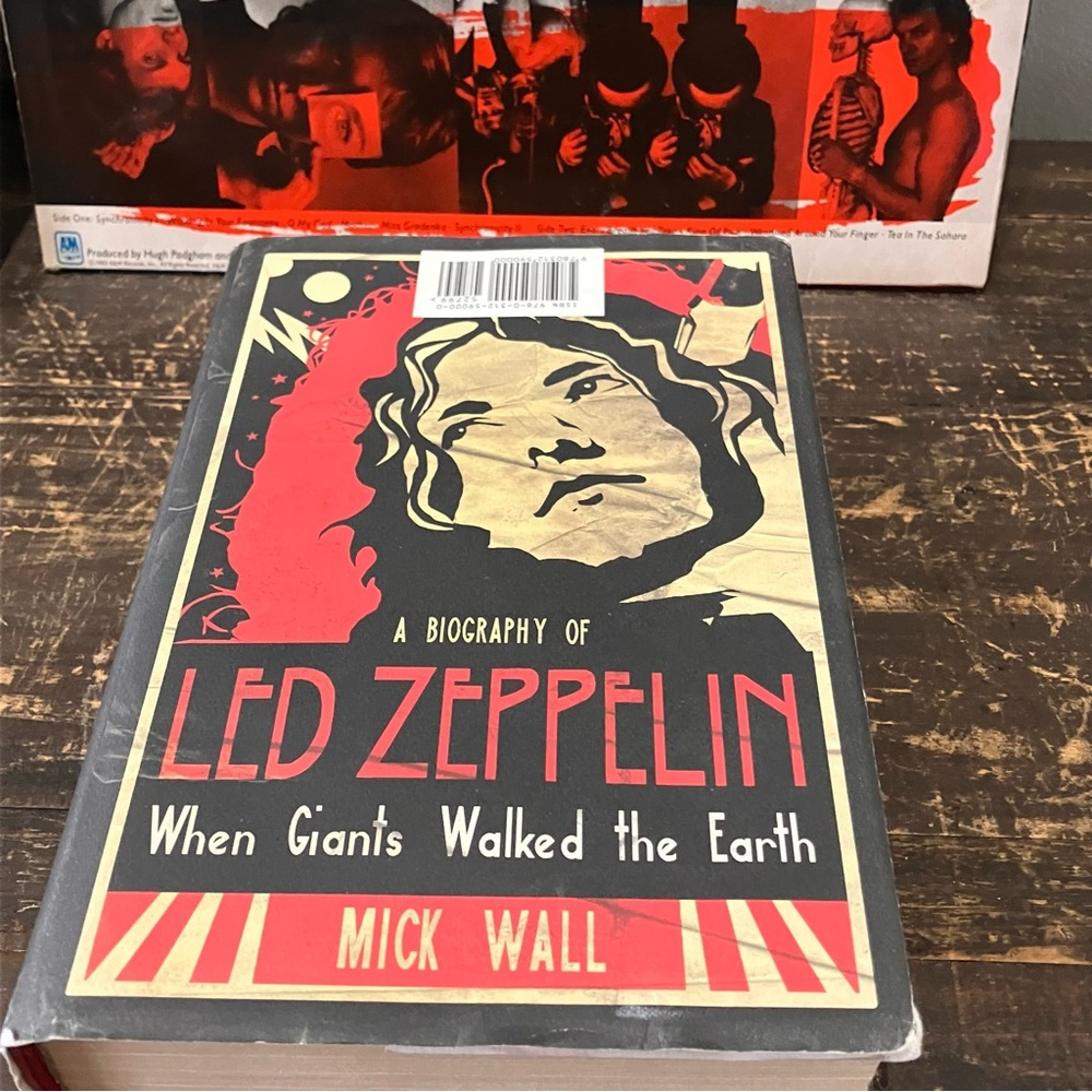 LED ZEPPELIN BOOK - Picture 2 of 3